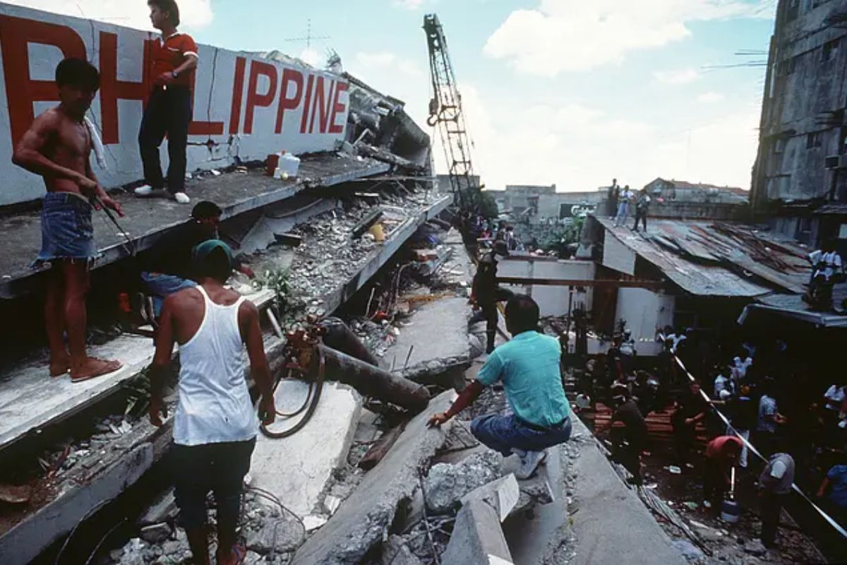 Massive 7.4 Quake Rocks Philippines, Could a Tsunami Follow?