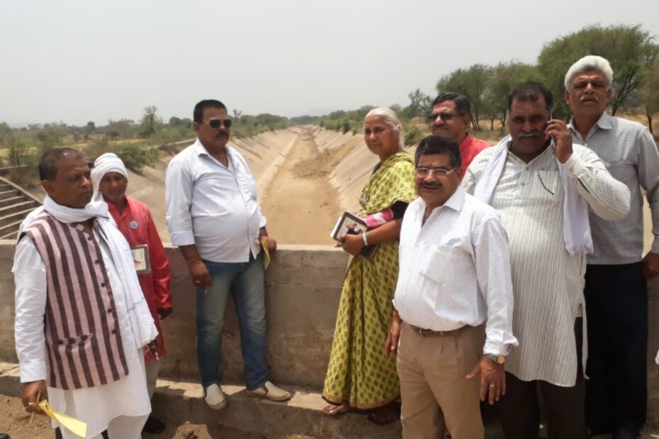 The main right bank canal leading to Satna and Rewa is dry, farmers are still waiting for water. Photo credit: Narmada Bachao Andolan