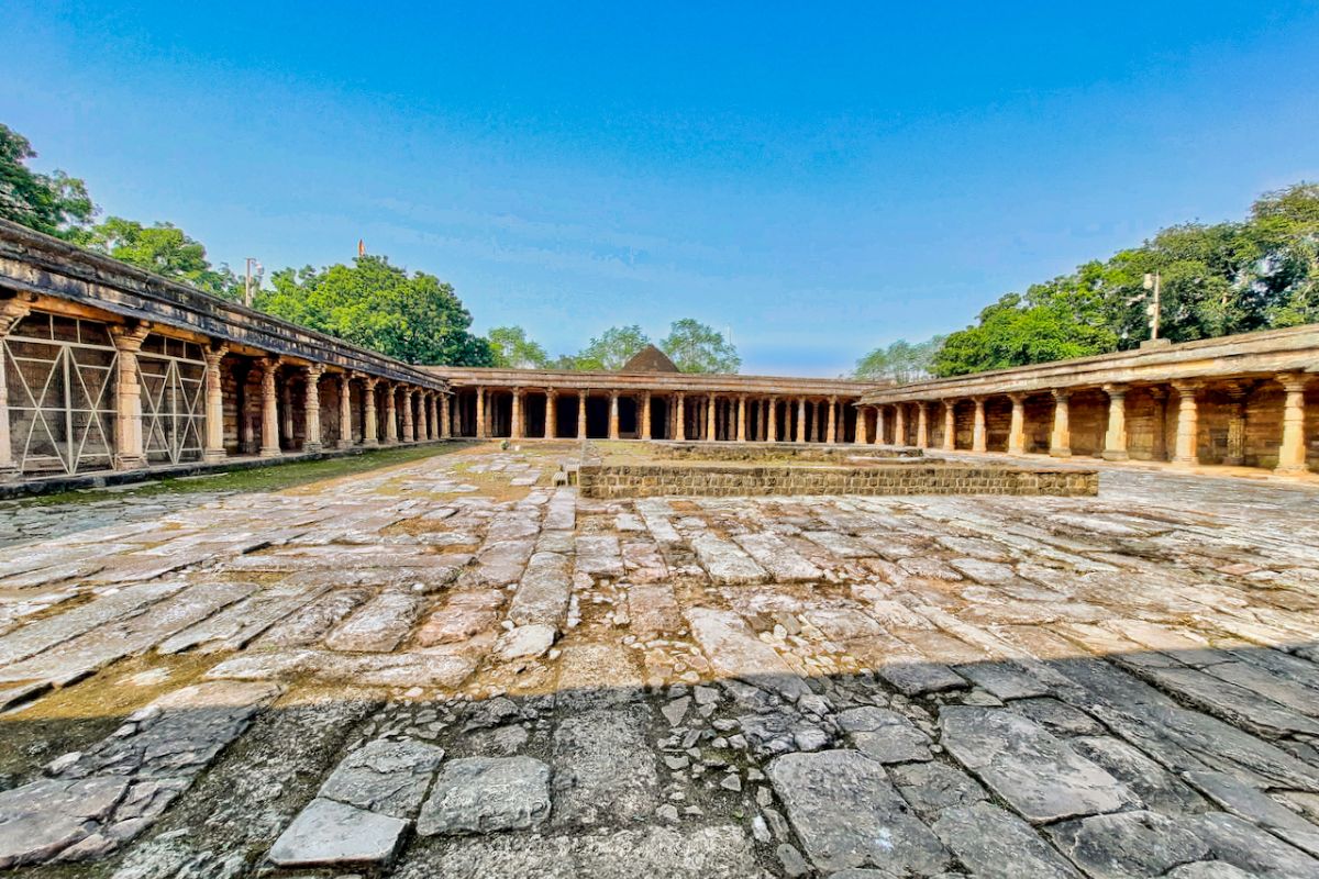 What does the ASI report on the Bhojshala Kamal Maula Mosque say?