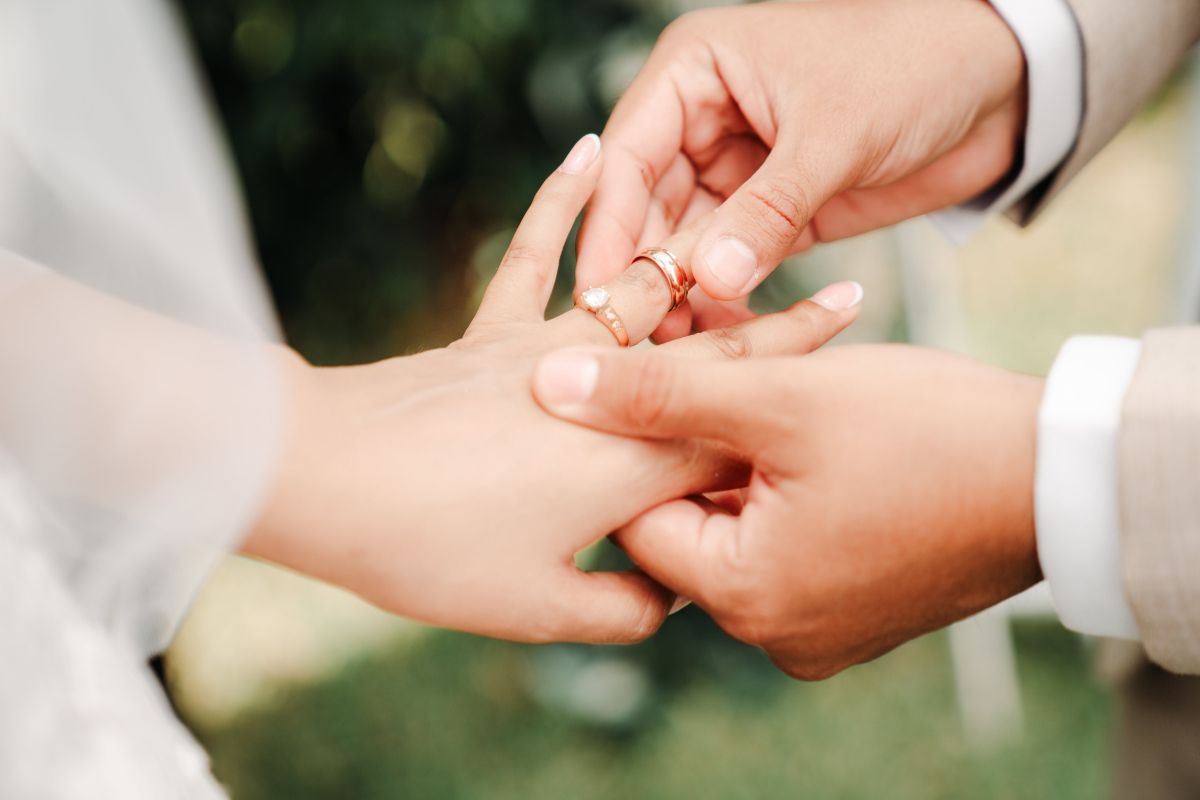 How Indian Matrimony Canada Services Help NRIs Find the Right Partner