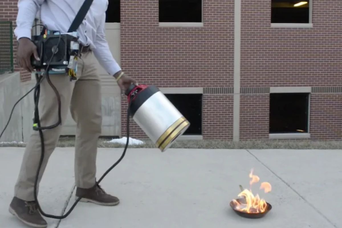 Can Sound Really Put Out a Fire? Engineers and students think so