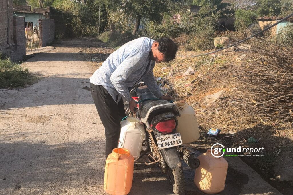 Man Water carring jal jeewan mission rajgarh