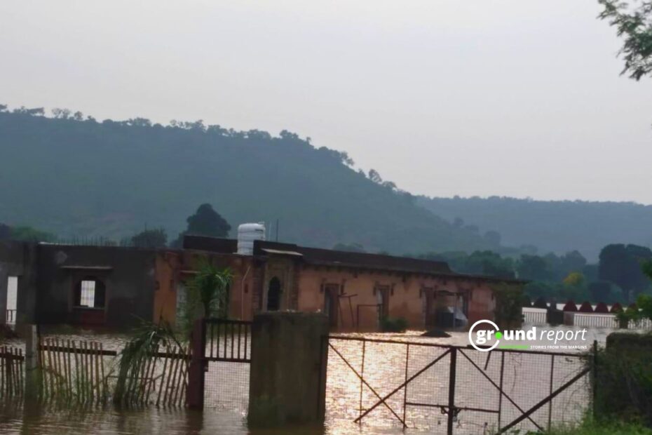 शिवपुरी के नरवर का एक तालाब जो अब एनक्रोचमेंट की ज़द में है