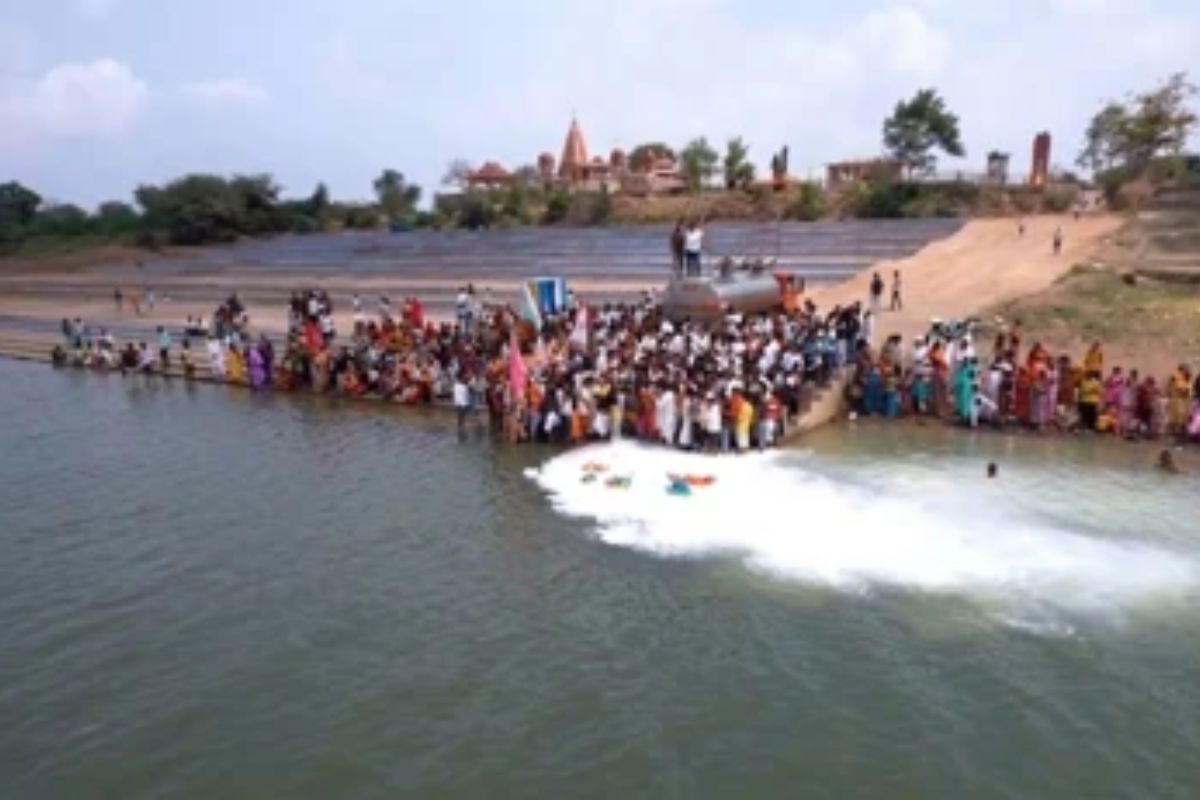 11,000 Litres of Milk Poured Into Narmada River Sparks Environmental Alarm