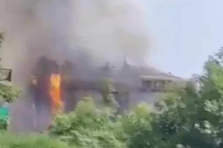 How people trapped in Delhi’s Malviya Nagar ‘Lemon Green Restaurant’ Fire?