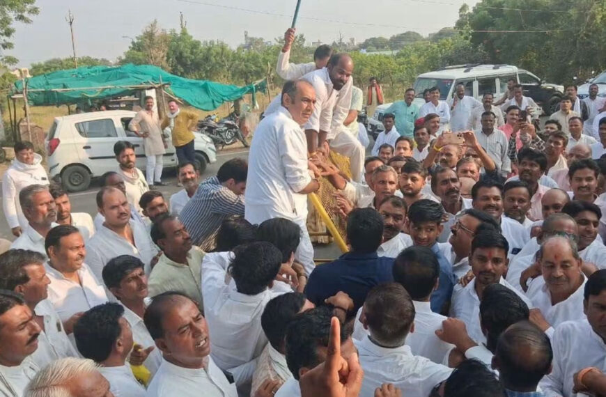 Power cut protest in Rajgarh Madhya Pradesh